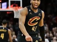 IM竞技-爵士客场惨败快船，米切尔表现不佳