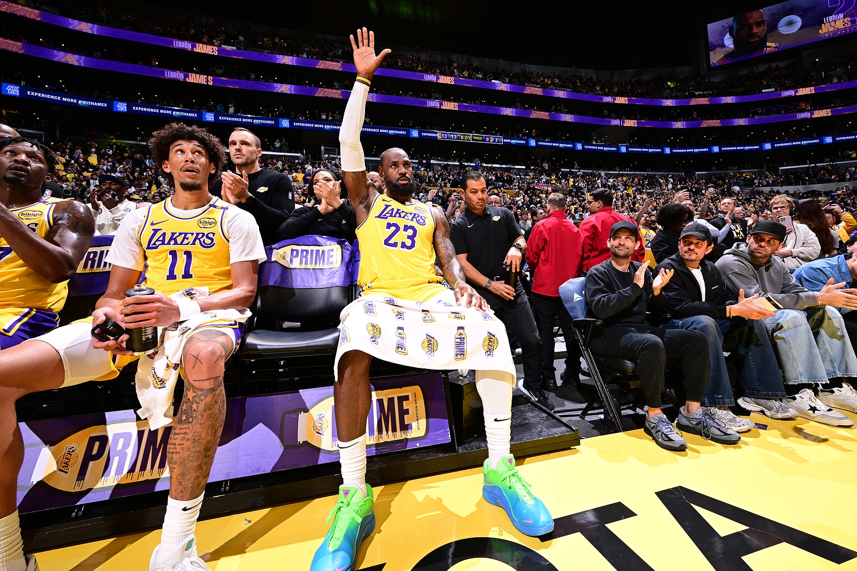 人防守强劲，周五主场与湖人对决备受瞩目的简单介绍