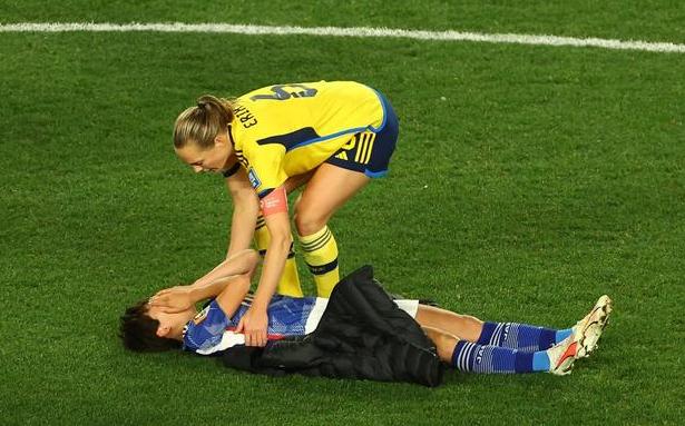 包含日本队遭遇惨败，无缘女足世界杯淘汰赛的词条