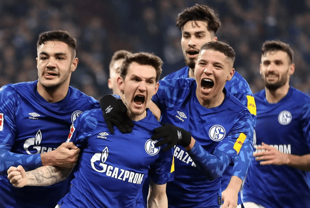 包含尤文图斯险胜晋级，欧冠半决赛盼望胜利的曙光的词条