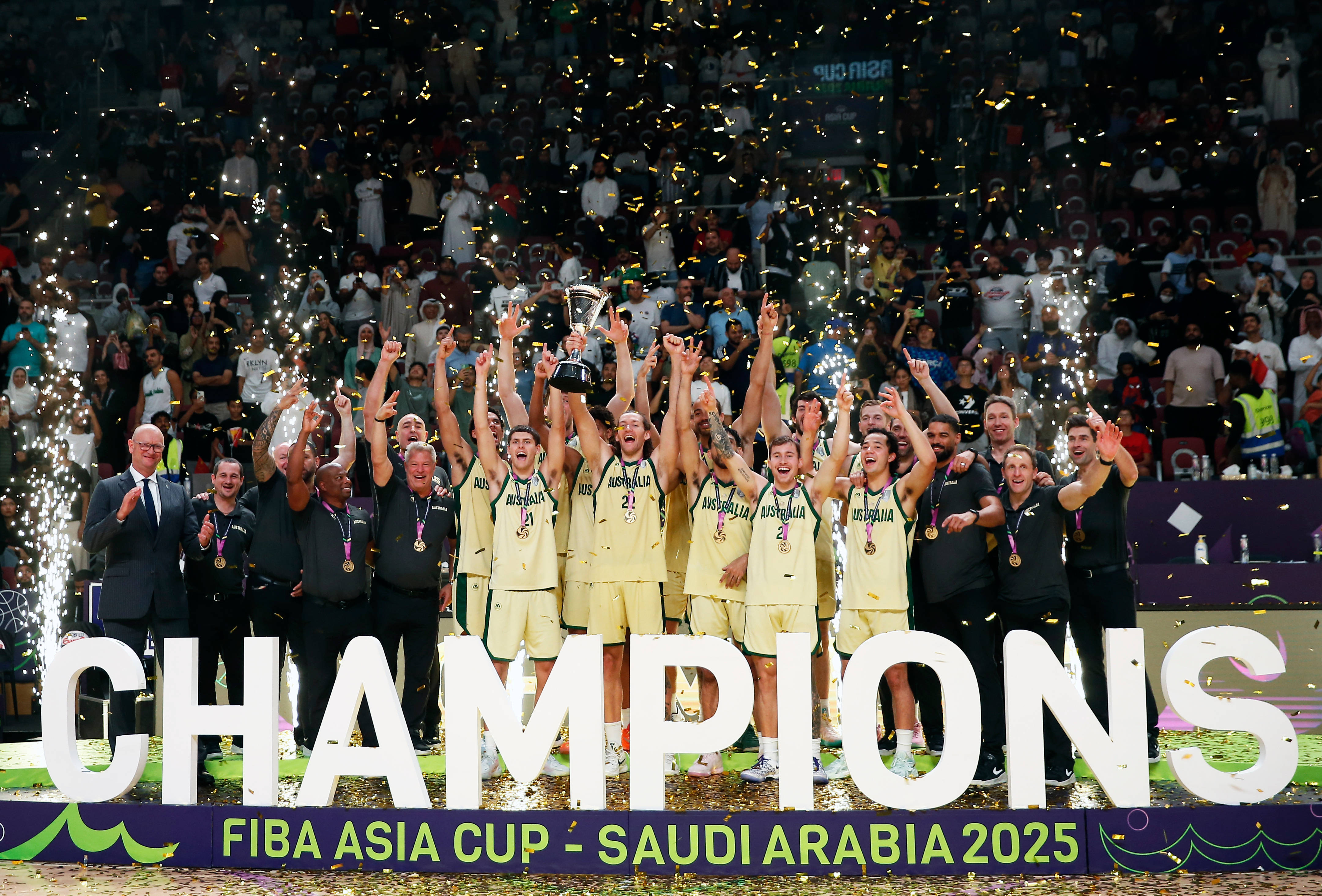 澳大利亚队在国际足球赛中夺冠