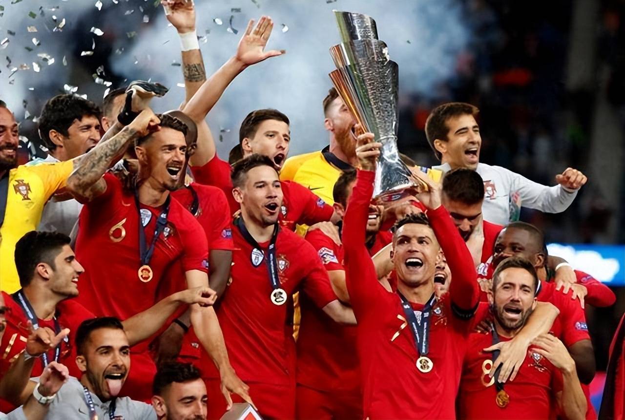 包含欧国联小组赛完美收官，国家队瞄准欧锦赛夺冠的词条