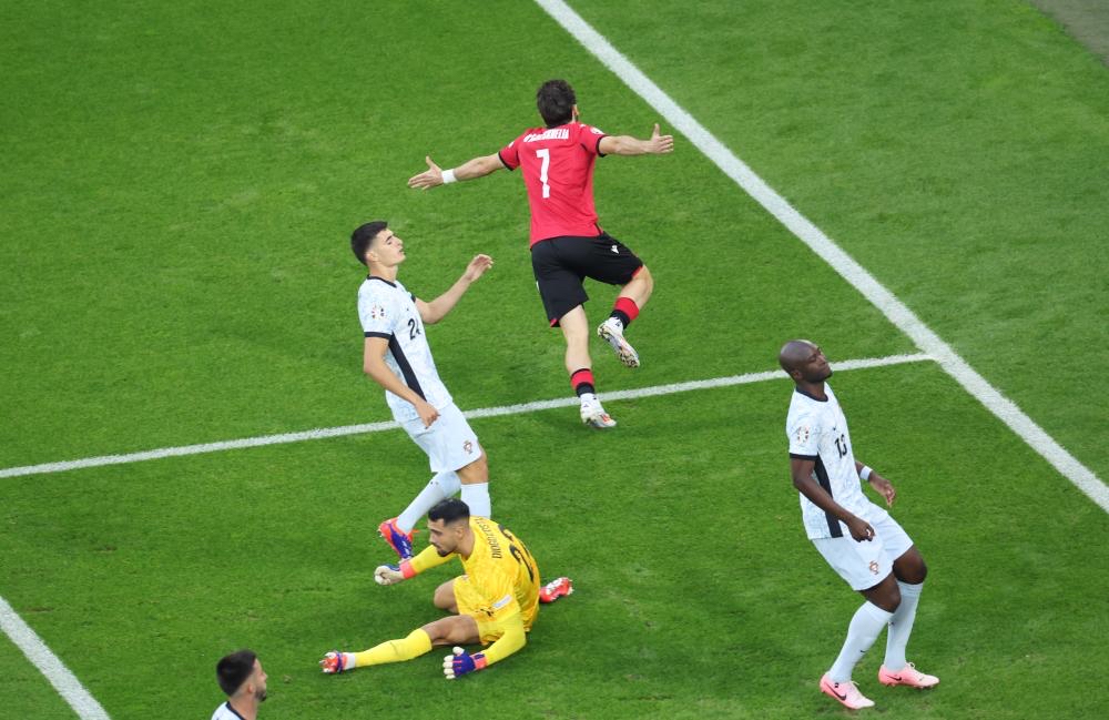 北亚球队实现逆袭，成功晋级淘汰赛