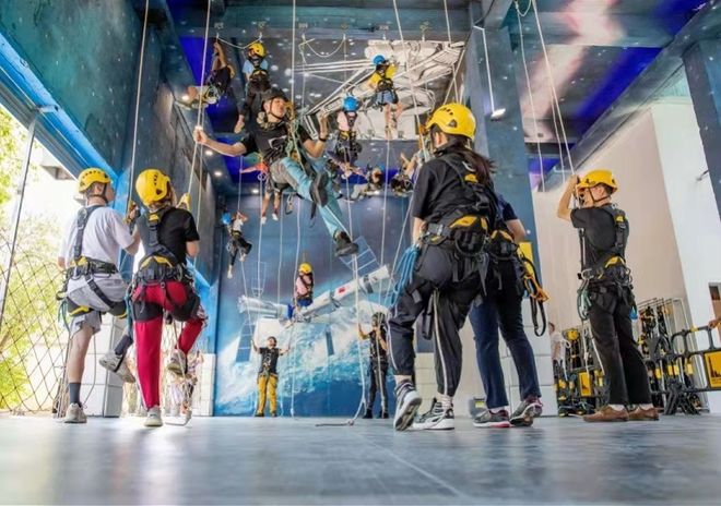 关于名宿加盟教练组，传授经验助力球队发展的信息