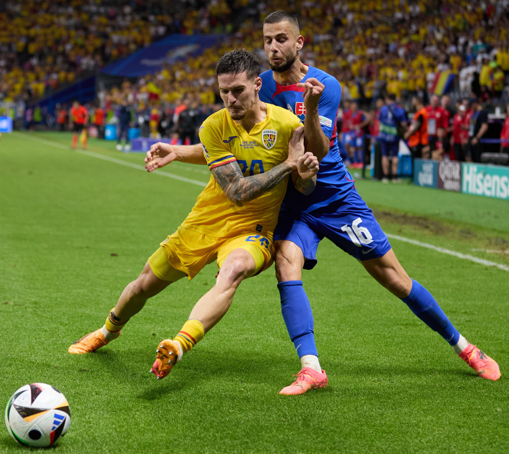 包含欧洲足球盃开幕，各路豪强齐聚一堂的词条