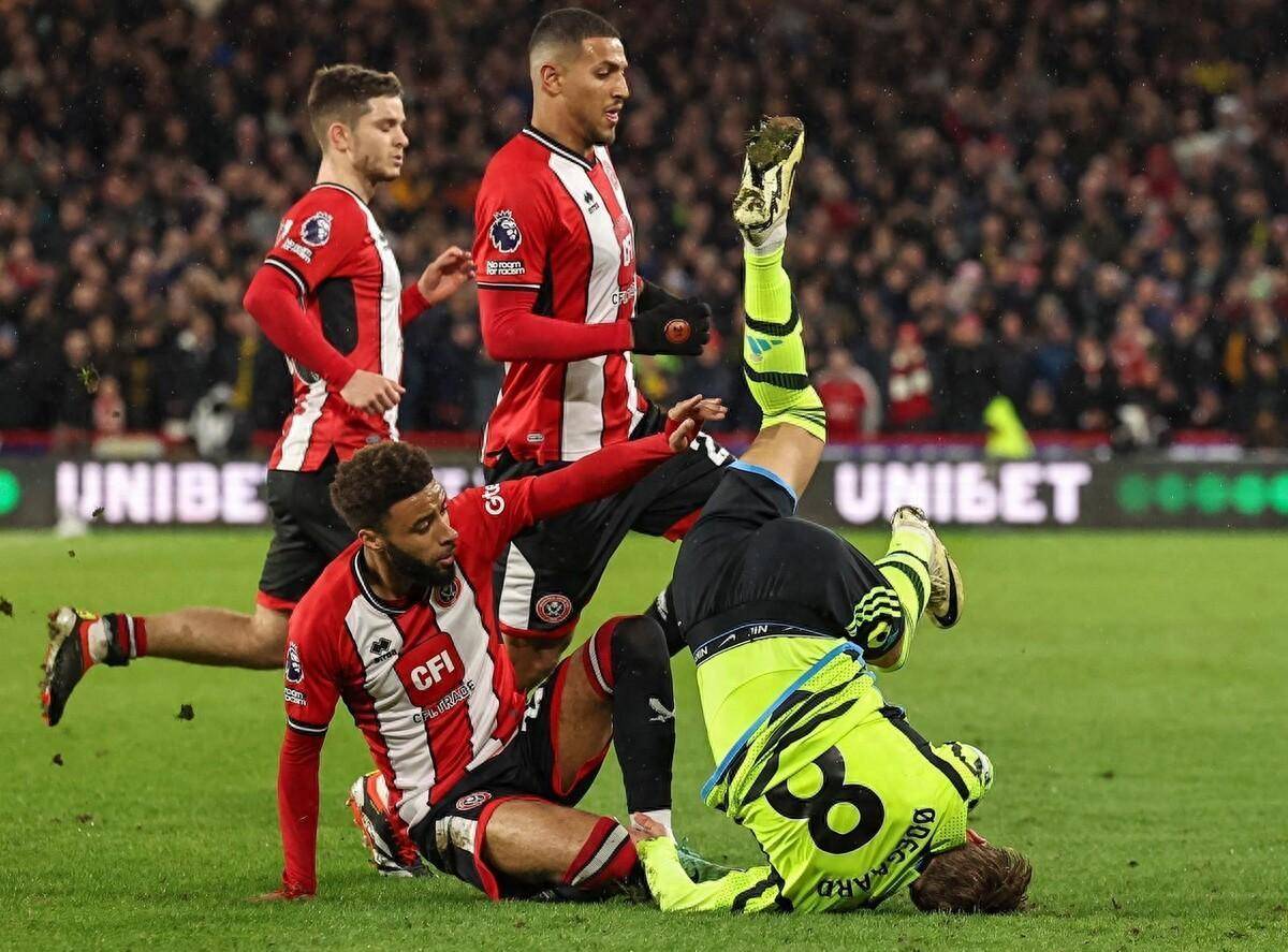 关于阿森纳血洗哥伦比亚，罗本绝境逆转的信息