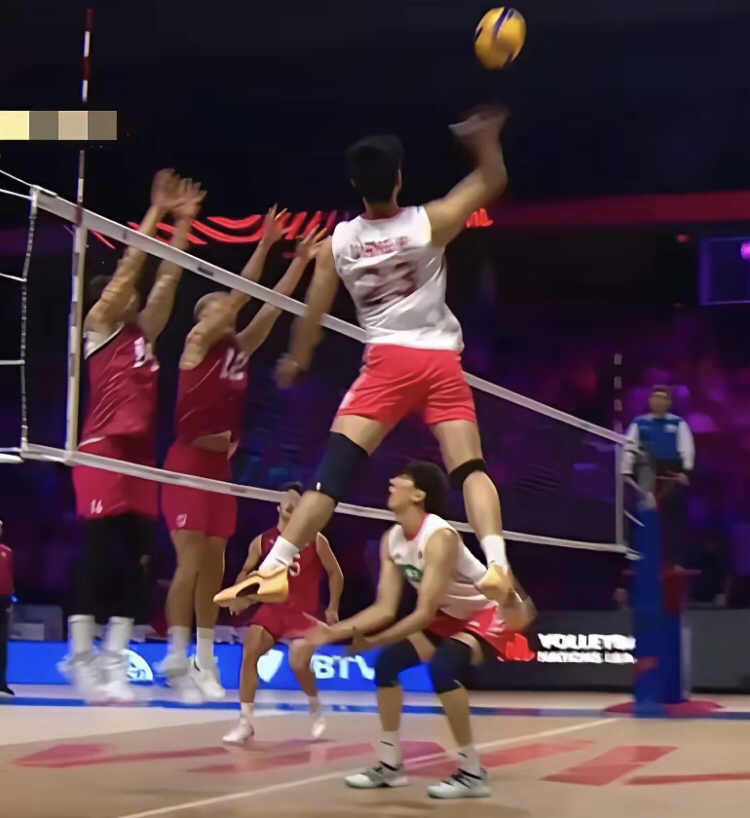 包含主力球员失常，替补球员惊艳亮相的词条