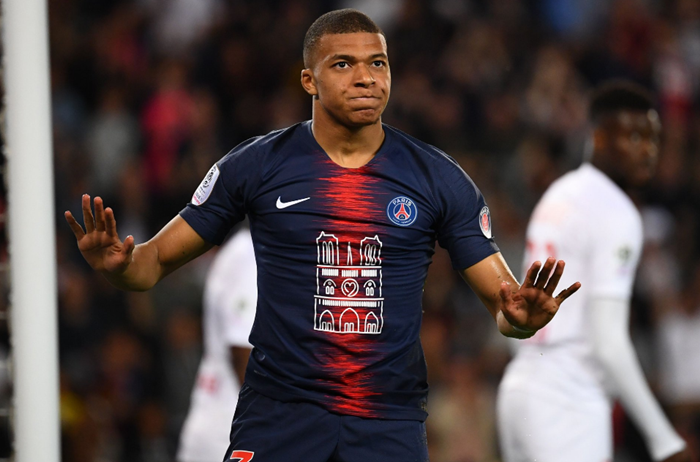 摩纳哥主力中场伤退，防线漏洞暴露