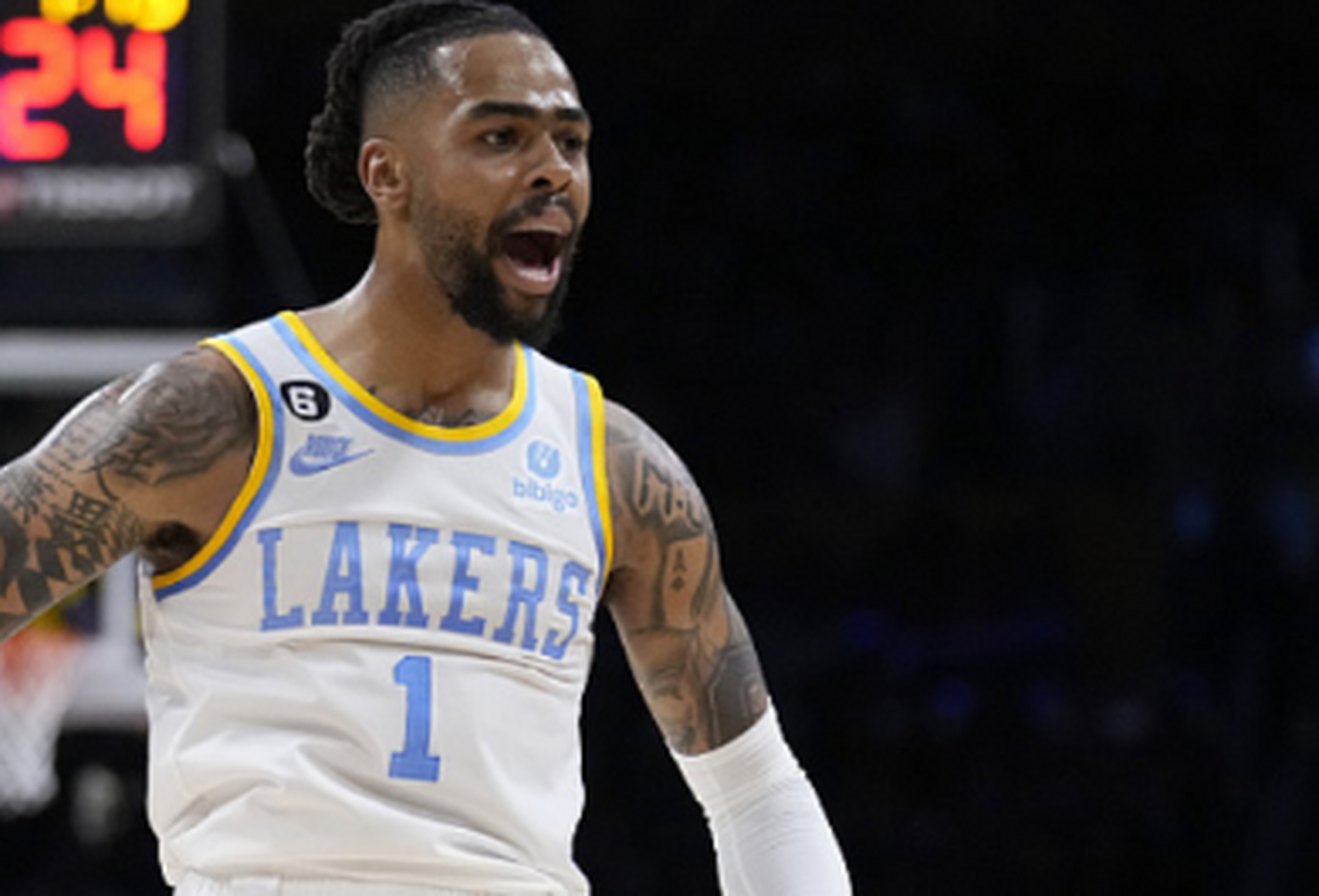 包含奇才力克尼克斯，拉塞尔关键制胜的词条