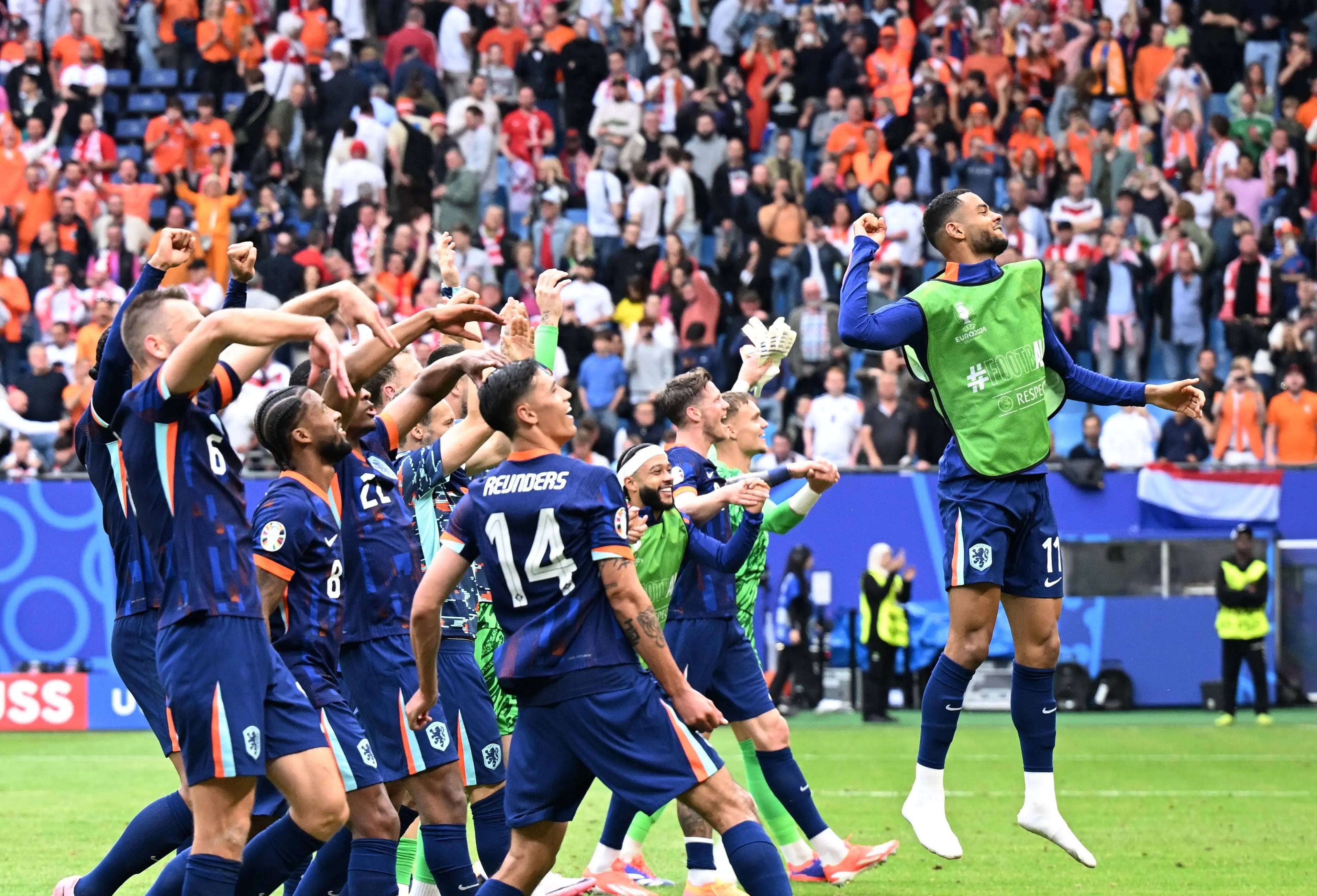 关于联合杯碾压温网，穆雷扛起全队的信息