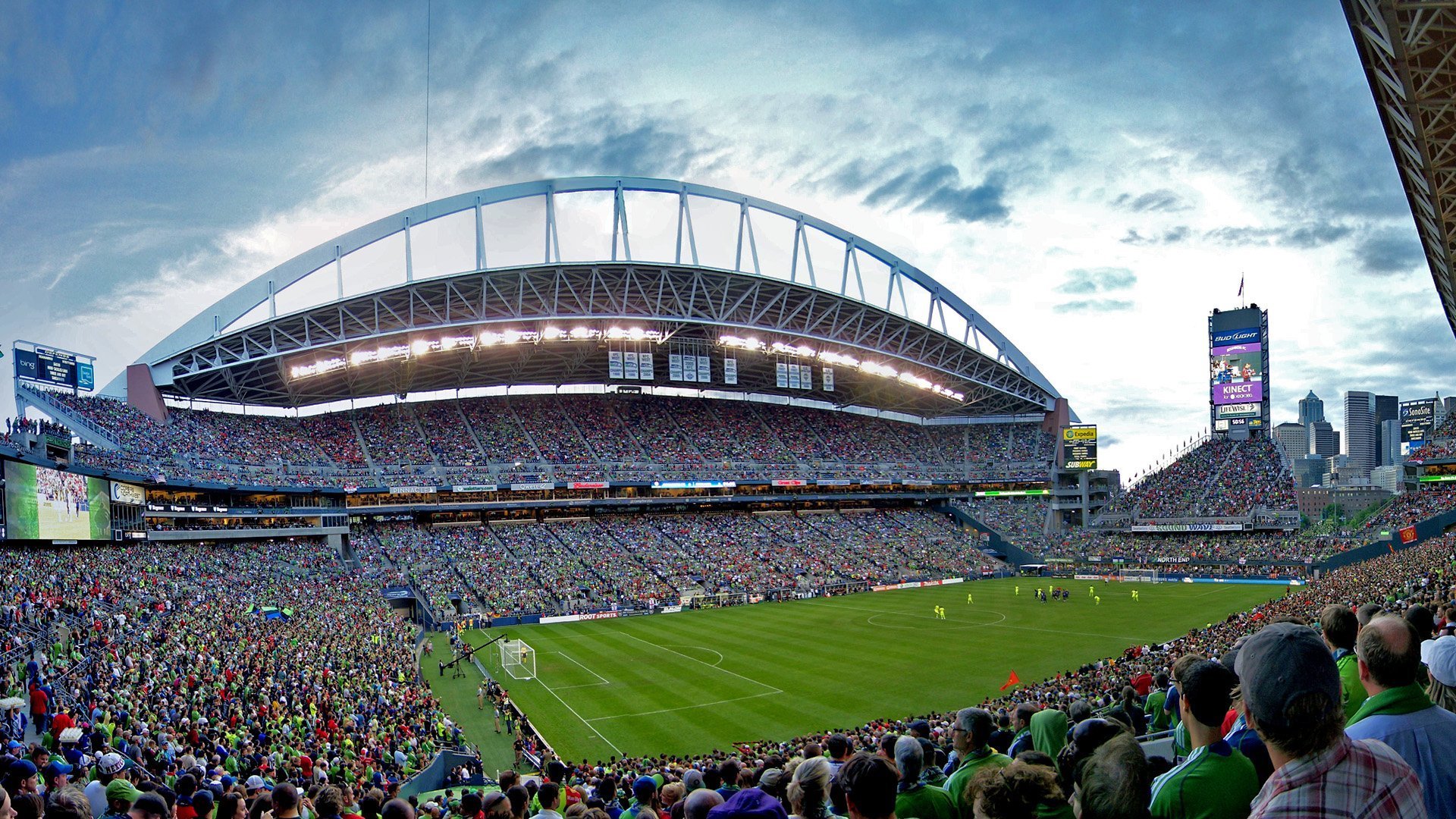 硬仗之王的孤胆与群狮的觉醒，从莱万的欧冠之夜，到埃及的安哥拉征途